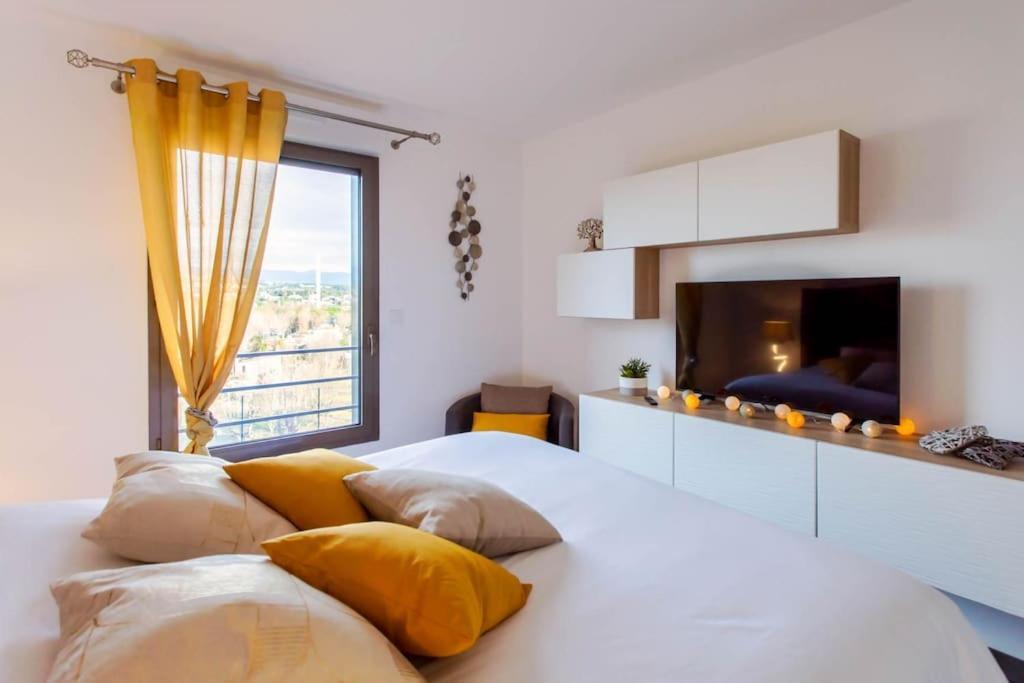 앙티브 A7- 2 Bdr Sea & Mountain View - Ac, Parking, Pool & Terrace 아파트 외부 사진
