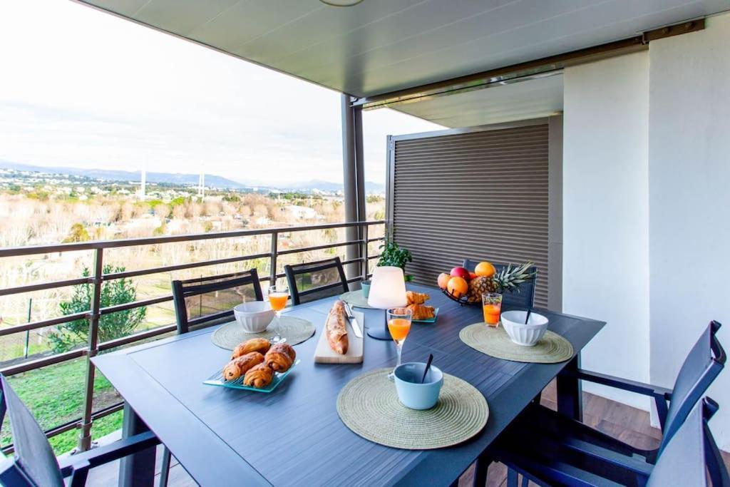 앙티브 A7- 2 Bdr Sea & Mountain View - Ac, Parking, Pool & Terrace 아파트 외부 사진